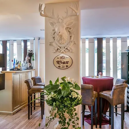 韦斯特霍夫山屋酒店 泰根塞